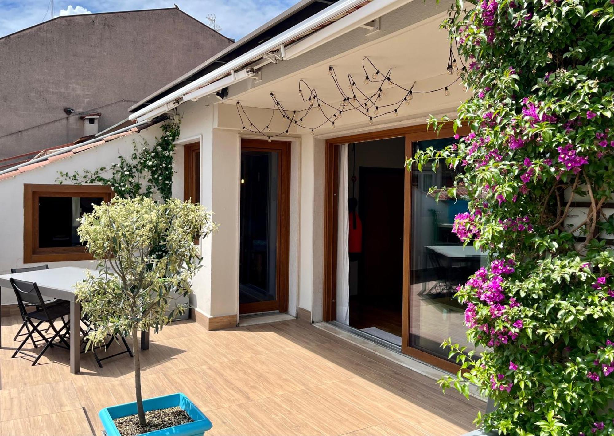 Appartamento Penthouse With Terrace Near Arena *